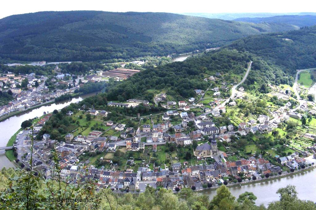 Les Boucles De Meuse Hotel 3 Etoiles Монтерме Экстерьер фото