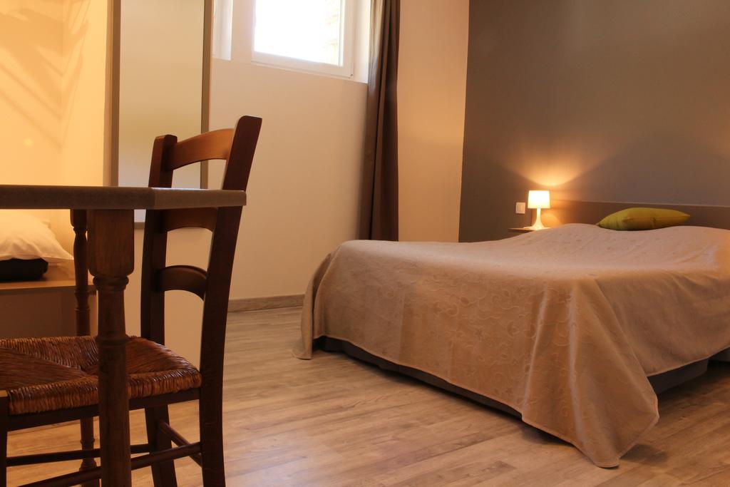 Les Boucles De Meuse Hotel 3 Etoiles Монтерме Экстерьер фото