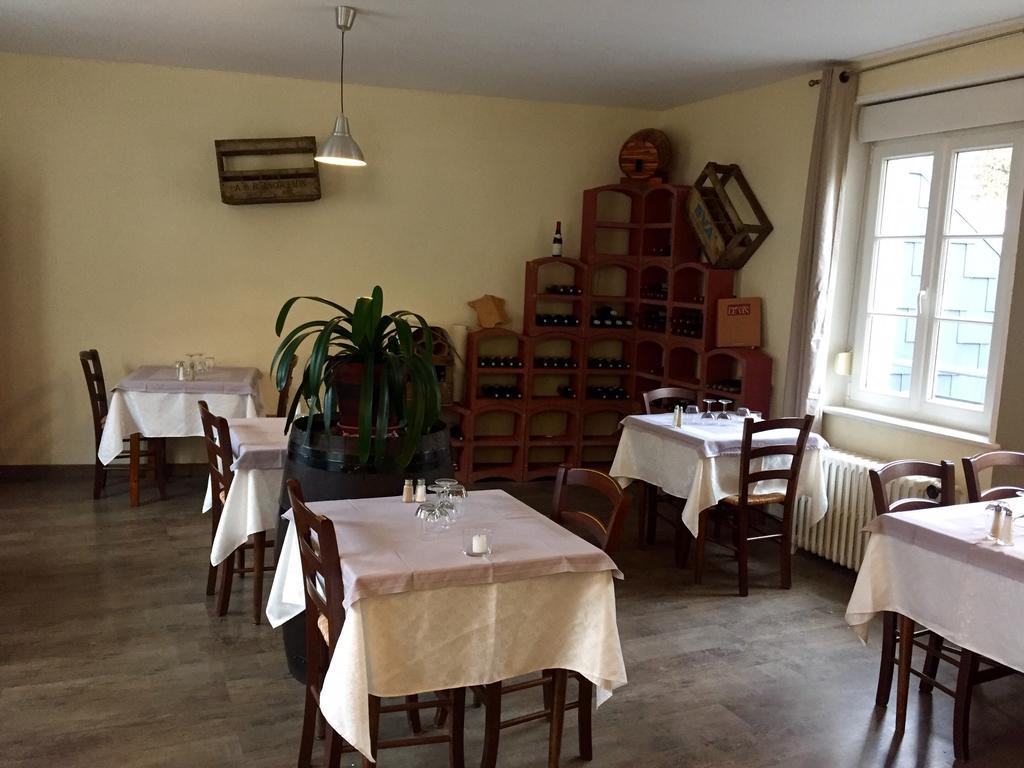 Les Boucles De Meuse Hotel 3 Etoiles Монтерме Экстерьер фото
