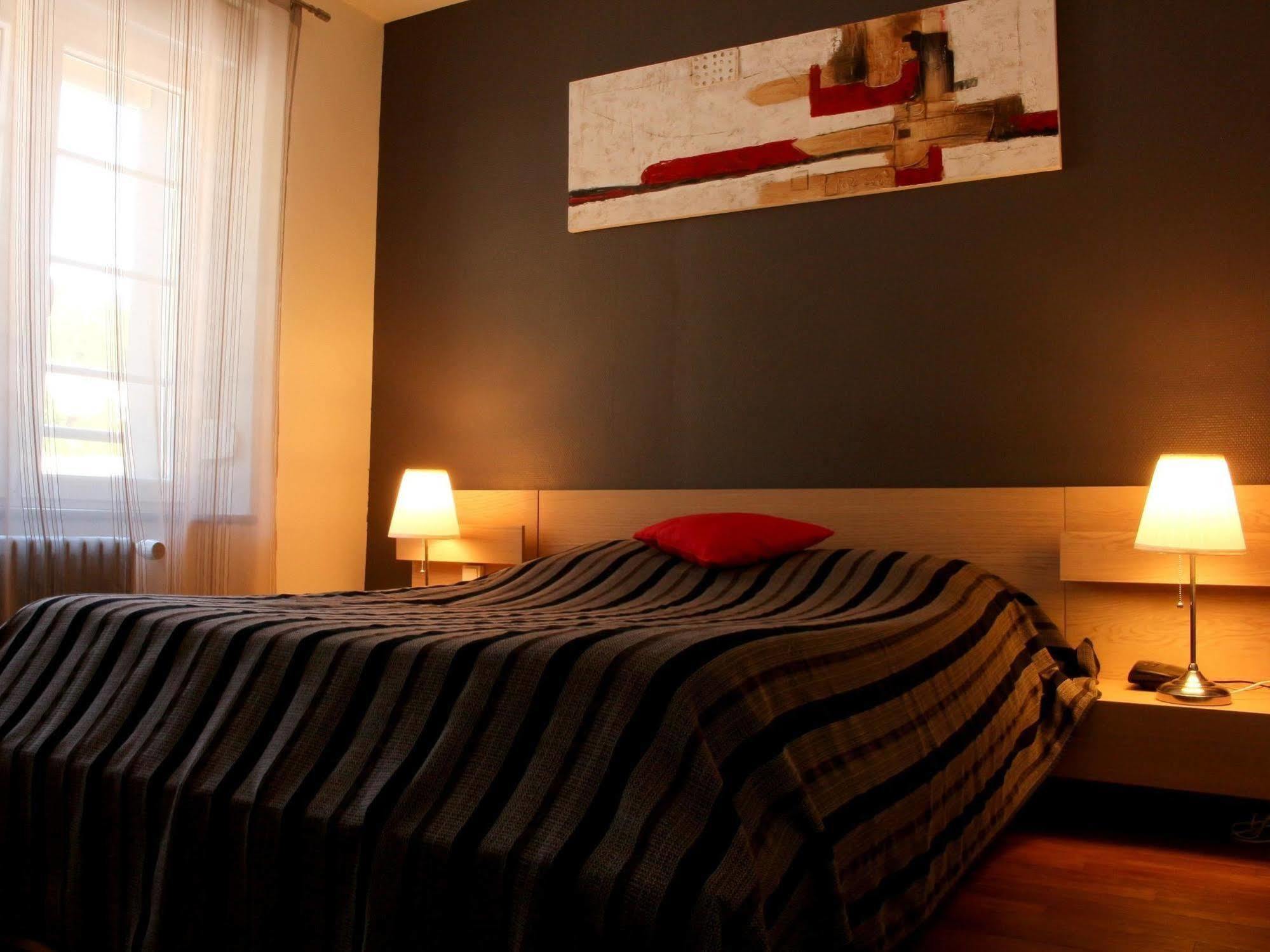 Les Boucles De Meuse Hotel 3 Etoiles Монтерме Экстерьер фото