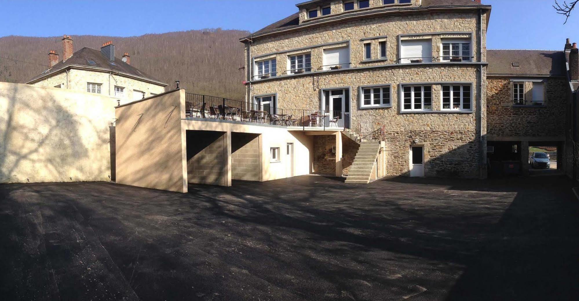Les Boucles De Meuse Hotel 3 Etoiles Монтерме Экстерьер фото