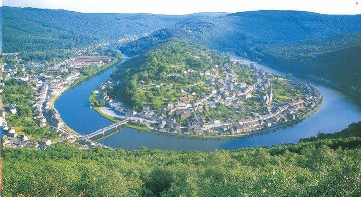 Les Boucles De Meuse Hotel 3 Etoiles Монтерме Экстерьер фото
