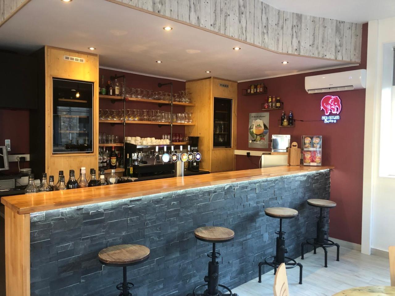 Les Boucles De Meuse Hotel 3 Etoiles Монтерме Экстерьер фото